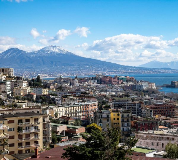 Jumelage entre Marseille et Naples : une coopération stratégique pour l’environnement, le tourisme et l’innovation